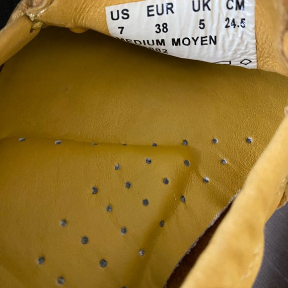 NWOT Hush puppies size 7 mustard driving shoes/loafer - Picture 2 of 10